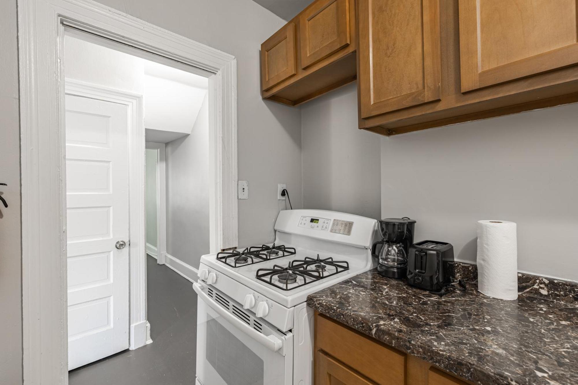 Apartment Cozy 2-bedroom In Dc With Private Parking
