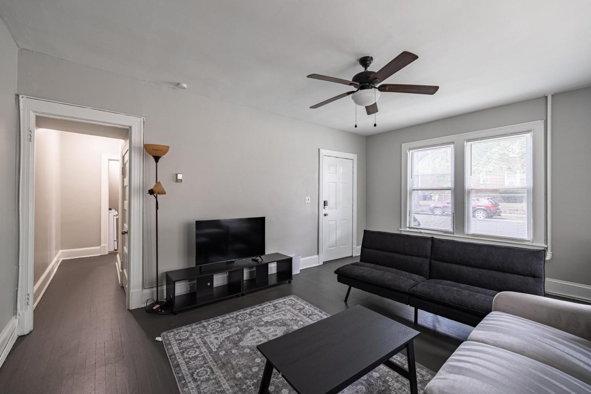 Cozy 2-bedroom In Dc With Private Parking
