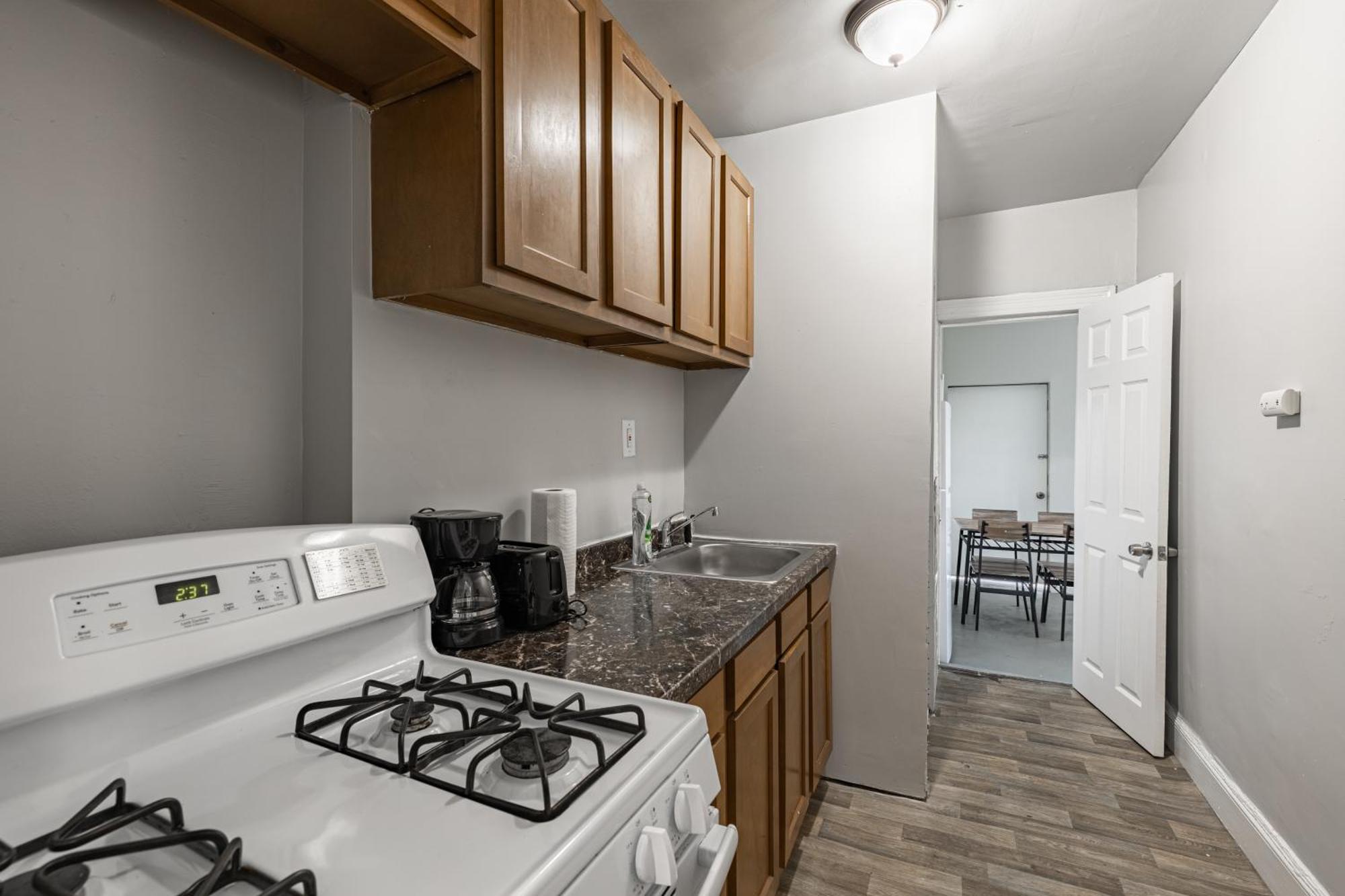 Apartment Cozy 2-bedroom In Dc With Private Parking