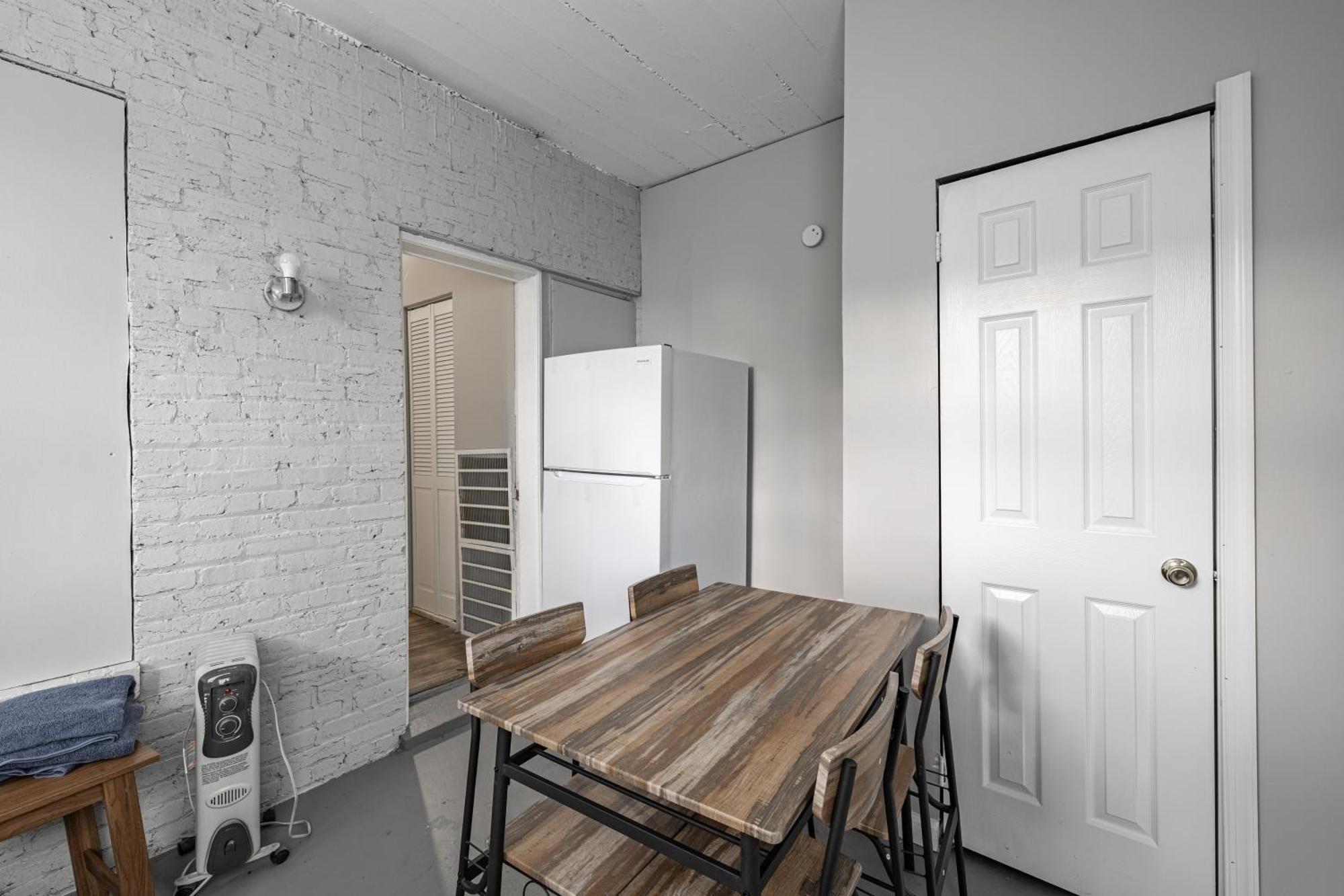 Apartment Cozy 2-bedroom In Dc With Private Parking *